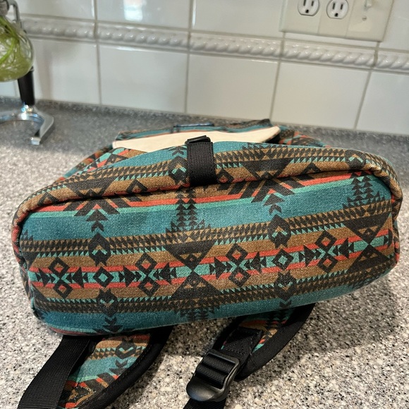 Kavu Satchel Western Style “Pacific Style” Pack - Picture 3 of 6